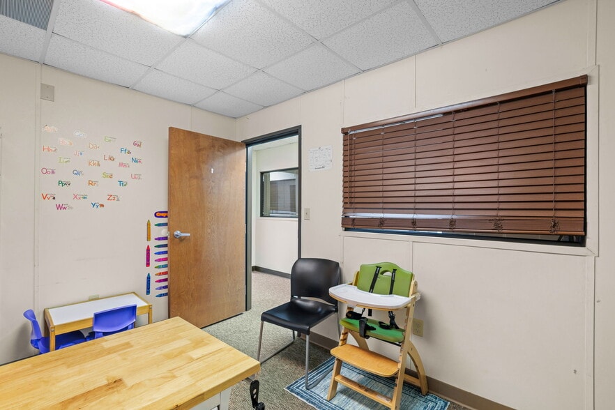 More Photos Of 310 Terrell Rd, Franklin Office For Sale