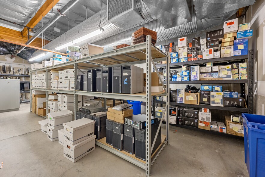 More Photos Of 7191 Engineer Rd, San Diego Movie Radio TVStudio For Lease