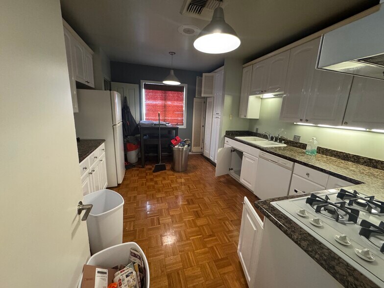 More Photos Of 434 N Larchmont Blvd, Los Angeles Office For Lease