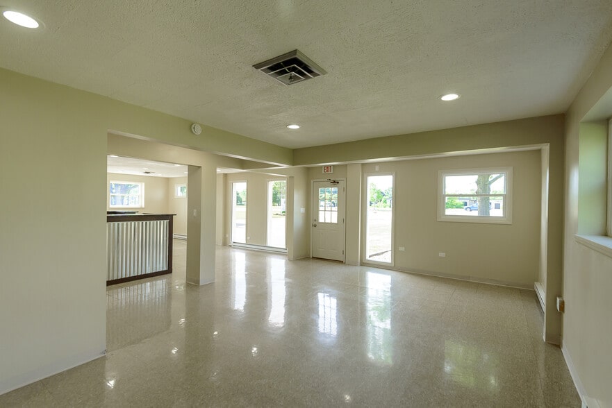 More Photos Of 6250 Jackson Rd, Ann Arbor Freestanding For Lease