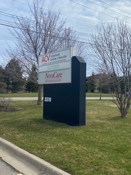 More Photos Of 3370 E Jolly Rd, Lansing Office For Sale