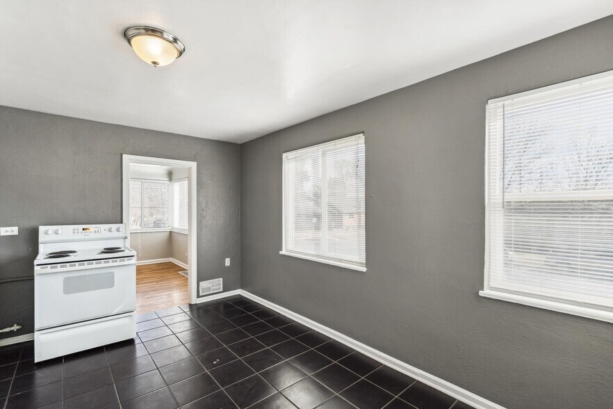 More Photos Of 2300 W 39th Ave, Denver Apartments For Sale