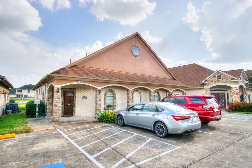 More Photos Of 20911 Kingsland Blvd, Katy Medical For Lease