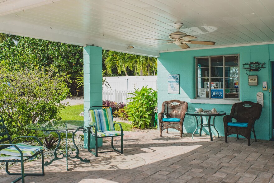 More Photos Of 808 N Bay Blvd, Anna Maria Hotel For Sale