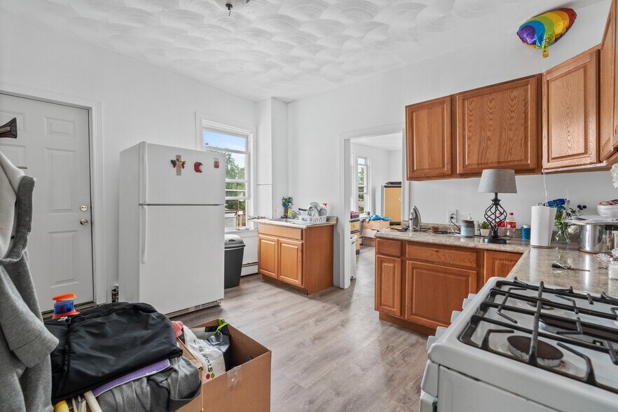 More Photos Of 635 637 Fall River Ave, Seekonk Apartments For Sale