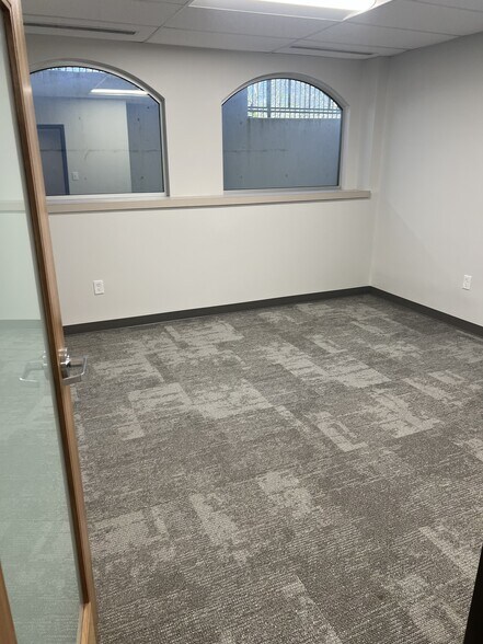 More Photos Of 4420 NE Chouteau Tfwy, Kansas City Medical For Lease