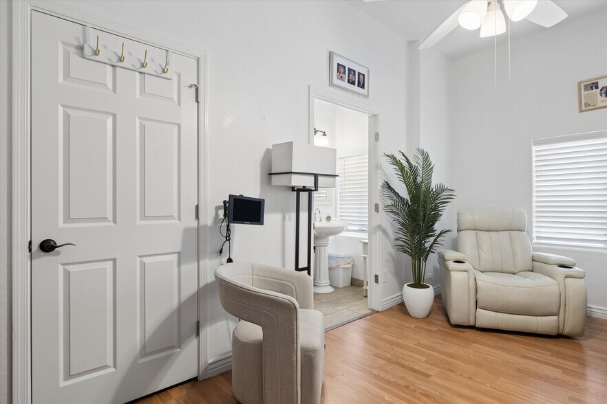 More Photos Of 5338 E Hartford Ave, Scottsdale Healthcare For Sale