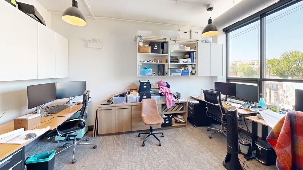 More Photos Of 1643 N Milwaukee Ave, Chicago Office For Lease