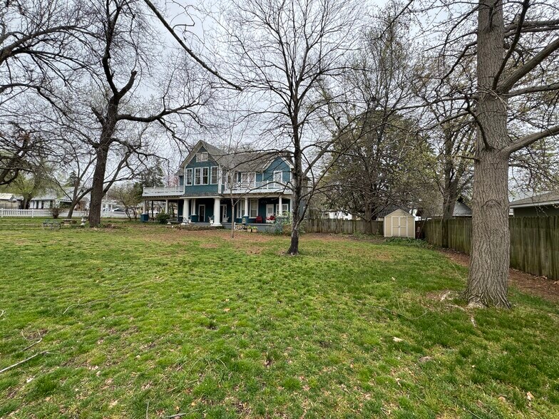 More Photos Of 224 W Chickasaw St, Tahlequah Hospitality For Sale