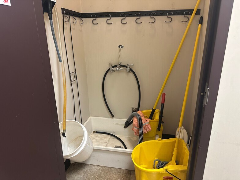 More Photos Of 1815 Morrissey Dr, Bloomington Warehouse For Sale