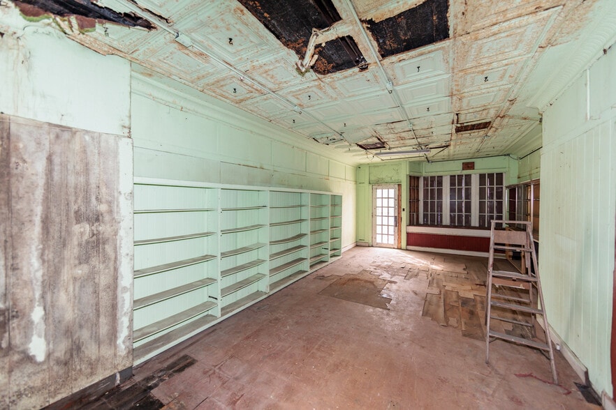 More Photos Of 4134-4136 Lorain Ave, Cleveland Storefront Retail Residential For Lease