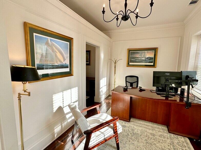 More Photos Of 184 Duke of Gloucester St, Annapolis Office Residential For Lease