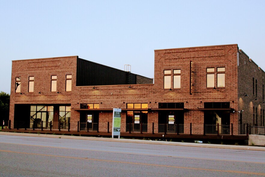 More Photos Of 6428 Davis Blvd, North Richland Hills General Retail For Lease