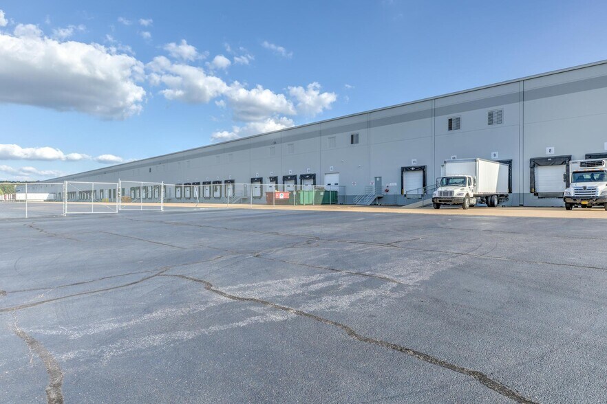 More Photos Of 440-480 Stateline Rd E, Southaven Warehouse For Lease