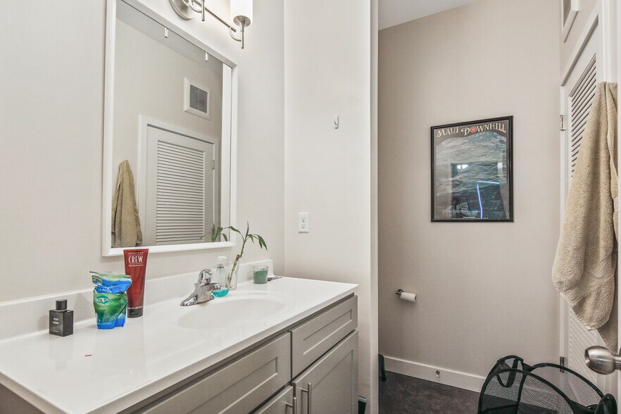 More Photos Of 1707 Eastern Ave, Baltimore Apartments For Lease