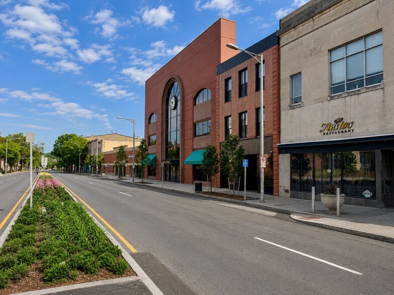 More Photos Of 221 Main St, Danbury Medical For Lease