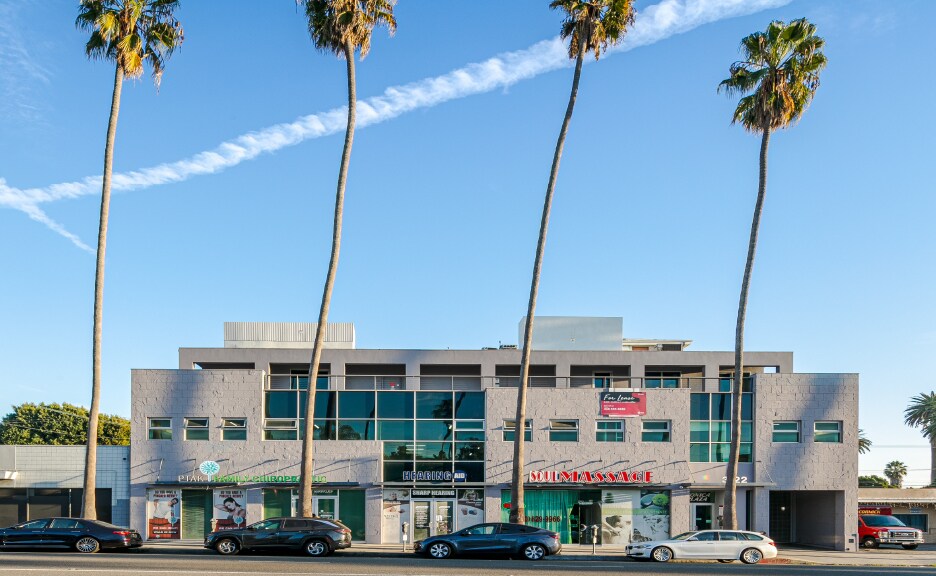 More Photos Of 3122 Santa Monica Blvd, Santa Monica Office For Sale