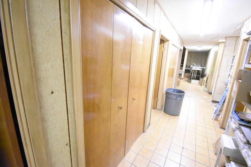 More Photos Of 630 Kentucky St, South Houston Office For Sale