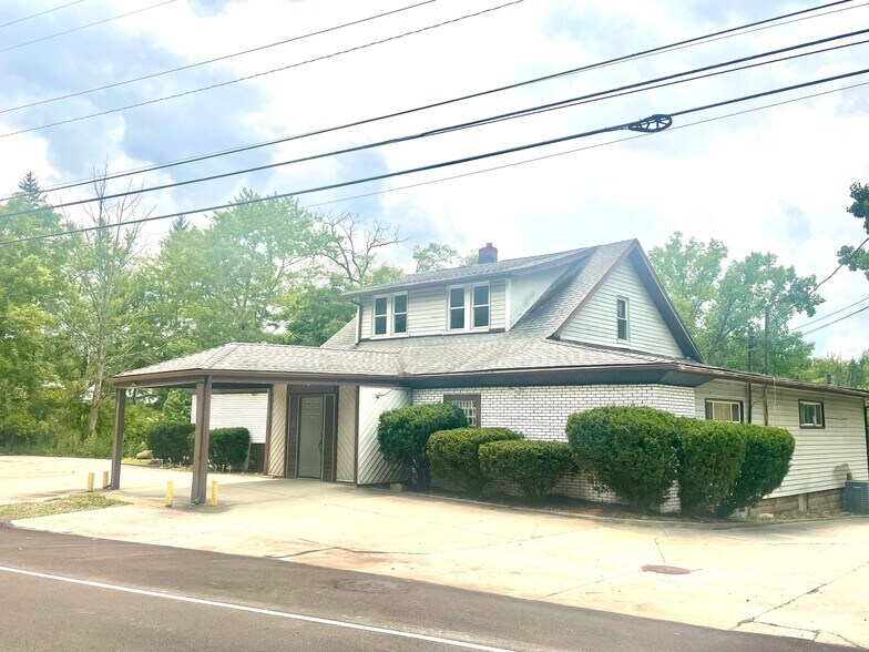 More Photos Of 7830 Olde 8 Rd, Macedonia Restaurant For Sale