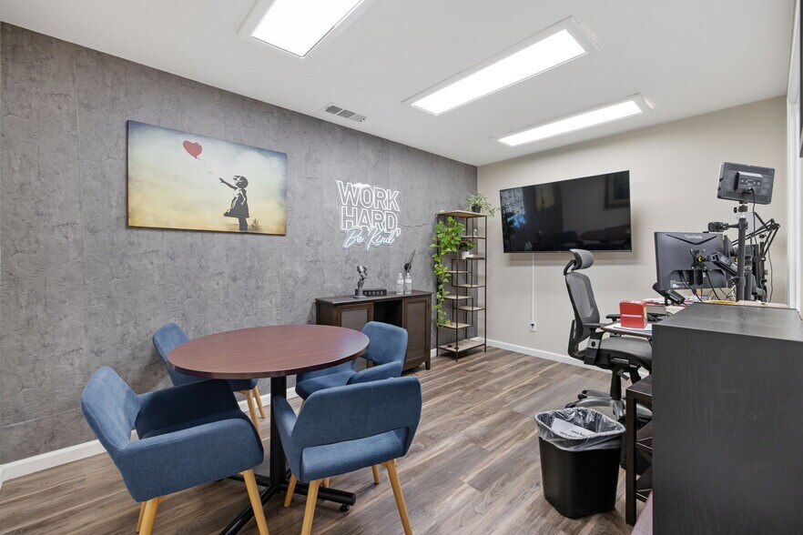 More Photos Of 610 W Main St, Visalia Office For Lease