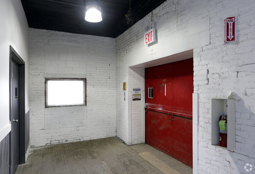 More Photos Of 3450 Salmon St, Philadelphia Warehouse For Lease