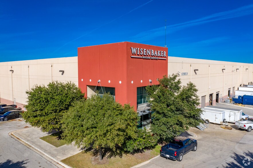 More Photos Of 3005-3031 Interstate Dr, San Antonio Unknown For Lease