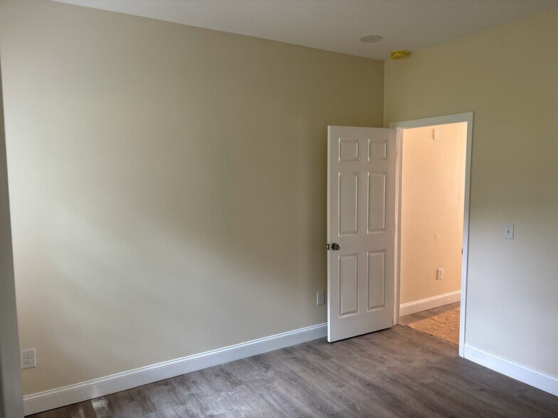 More Photos Of 198 Cowan St, Rutherfordton Apartments For Sale