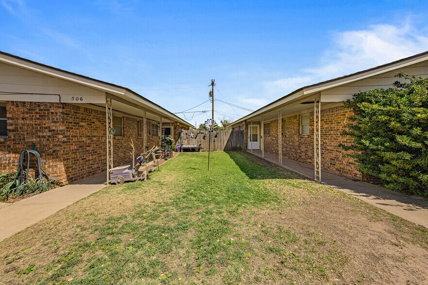 More Photos Of 501-524 Plaza Dr, Slaton Apartments For Sale