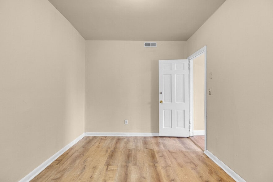 More Photos Of 701-703 S Main St, Waterbury Apartments For Sale