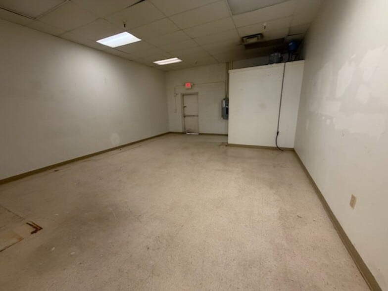 More Photos Of 177-297 Paragon Pky, Waynesville Freestanding For Lease