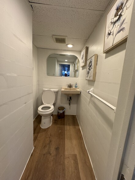 More Photos Of 2526 S Broad St, Philadelphia General Retail For Lease