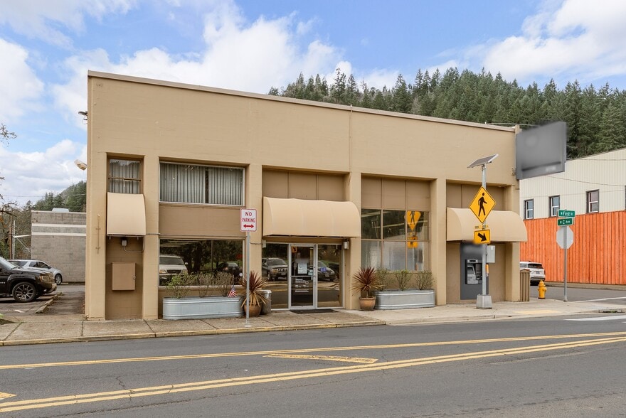 More Photos Of 229 N First St, Drain General Retail For Sale