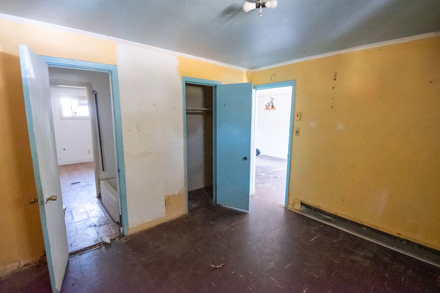 More Photos Of 3425 Martin Ave, Greensboro Apartments For Sale