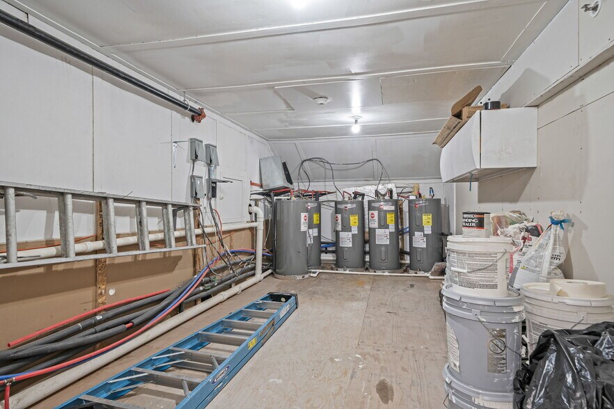 More Photos Of 136-138 Main St, Greenport Storefront Retail Residential For Sale