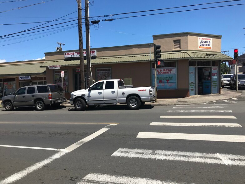 More Photos Of 1326-1330 Middle St, Honolulu Storefront For Sale