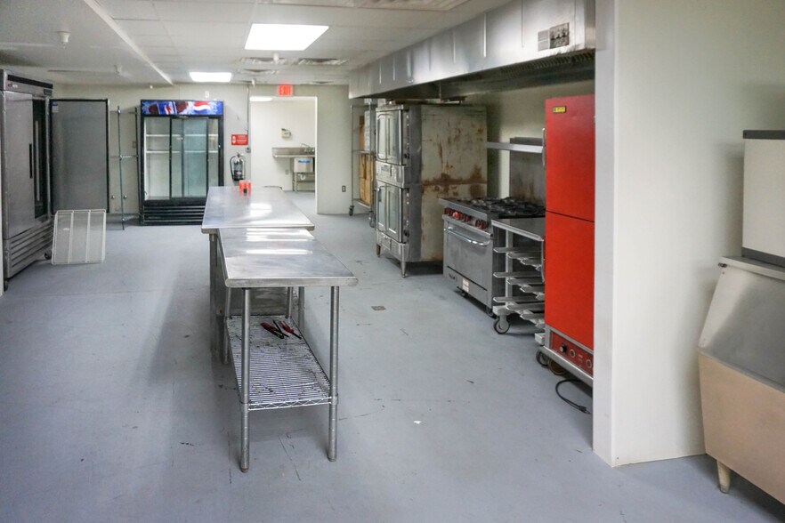 More Photos Of 1701 Martin Springs Dr, Rolla Freestanding For Sale