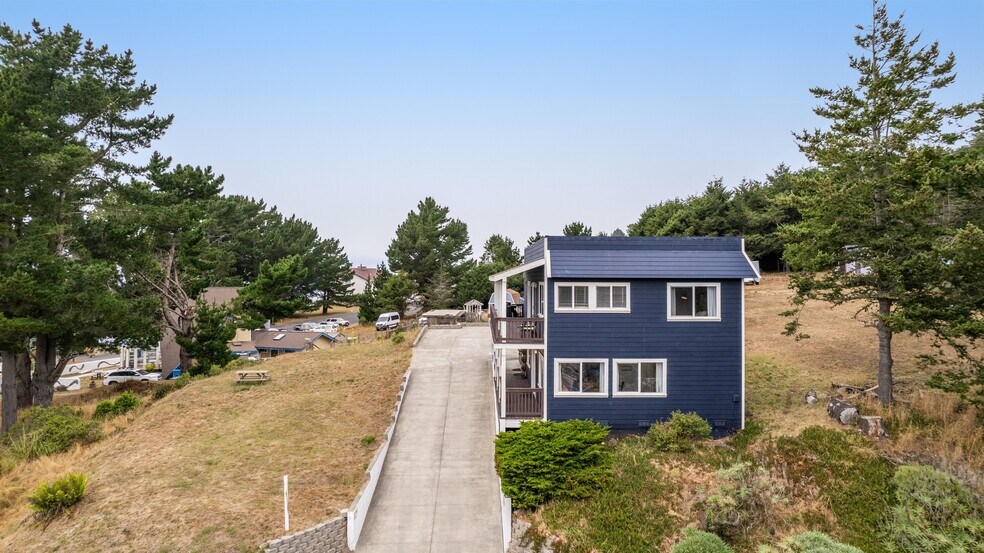 More Photos Of 129 Lower Pacific Dr, Whitethorn General Retail For Sale