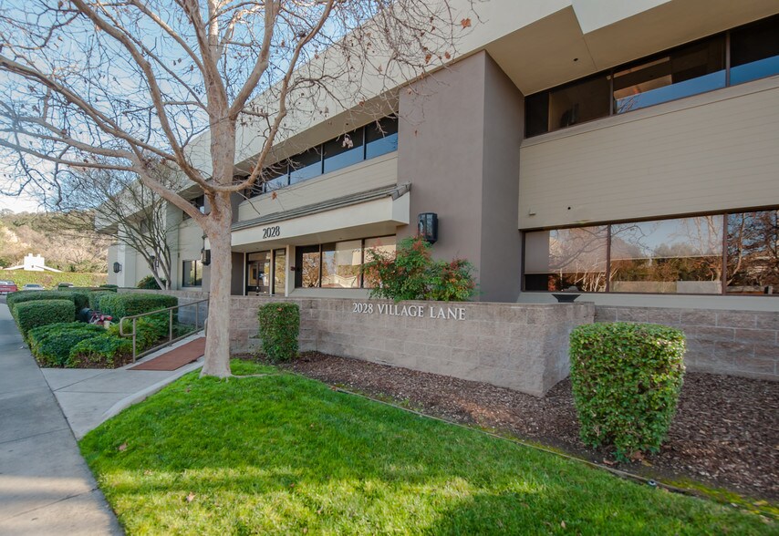 More Photos Of 2028 Village Ln, Solvang Medical For Lease