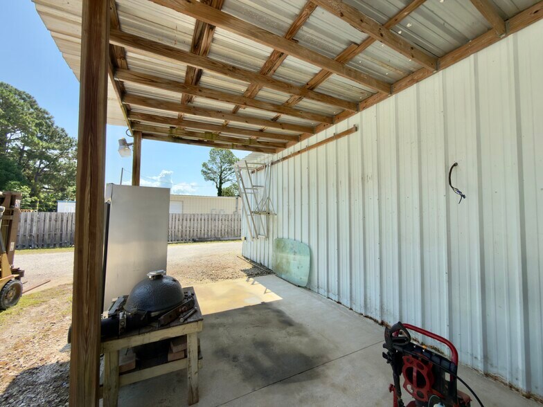 More Photos Of 2952 Westfield Rd, Gulf Breeze Industrial For Sale