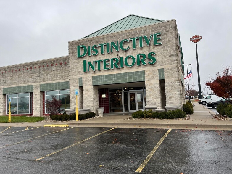 More Photos Of 2800 Outer Dr, Marion Freestanding For Lease