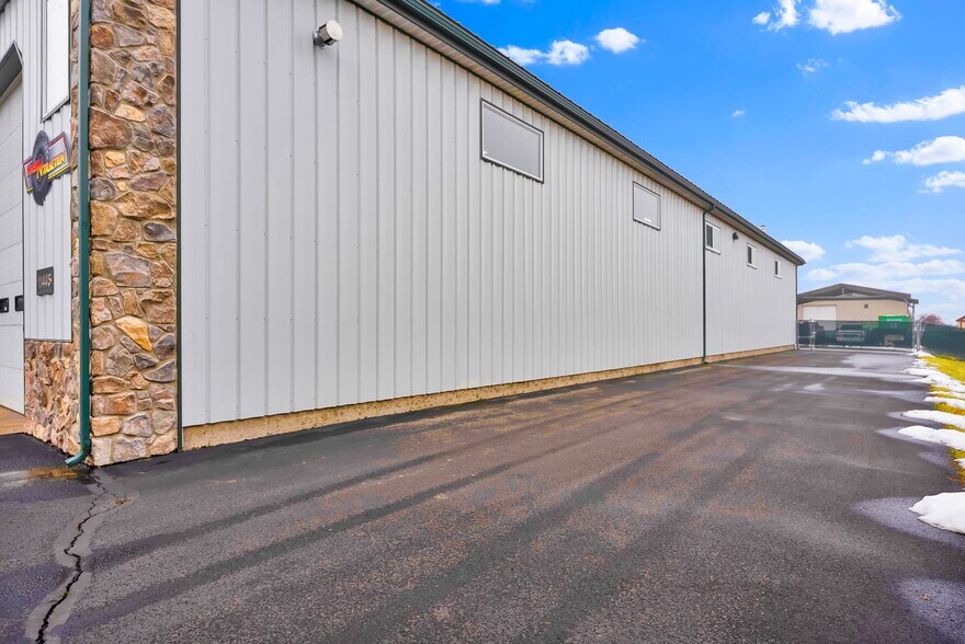 More Photos Of 11445 N Reed Rd, Hayden Warehouse For Lease