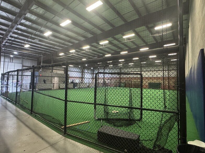More Photos Of 1537 Campus Dr, Warminster Township Warehouse For Lease