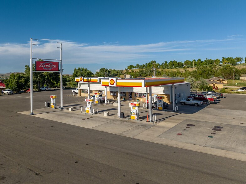Primary Photo Of 730 E Main St, Lander Service Station For Sale