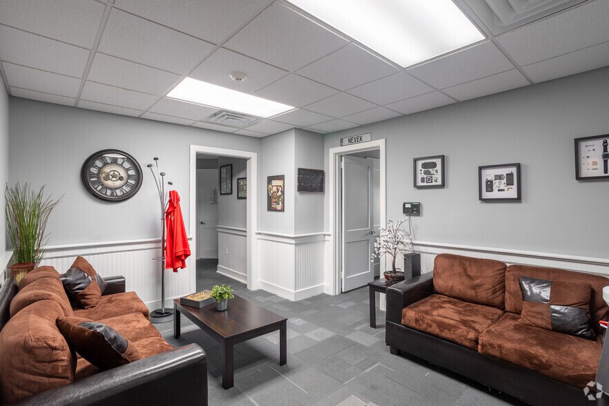 More Photos Of 31-33 W Loockerman St, Dover Office For Sale