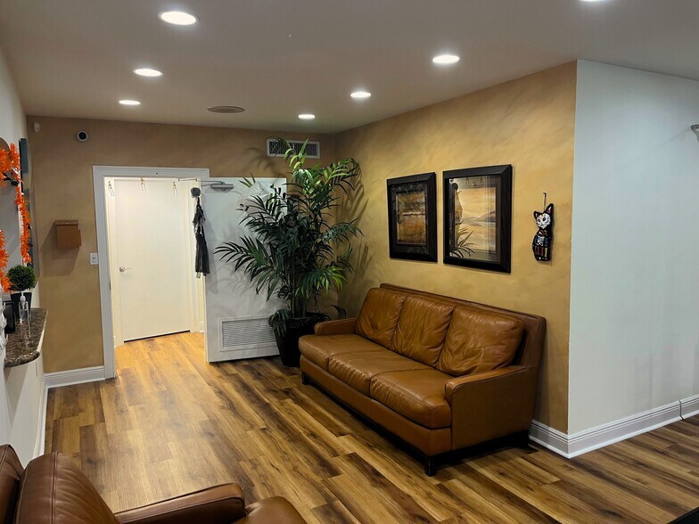 More Photos Of 100 SE 15th Ave, Fort Lauderdale Medical For Sale