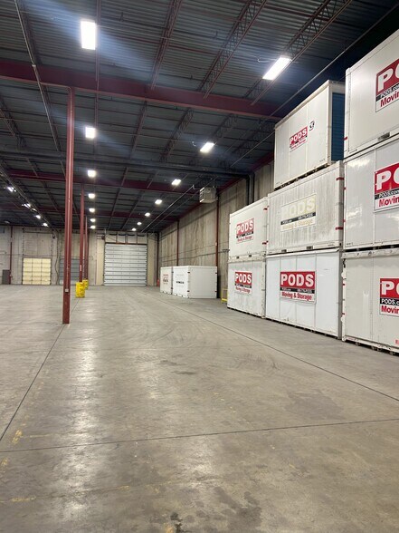 More Photos Of 10541 E Ute St, Tulsa Manufacturing For Lease