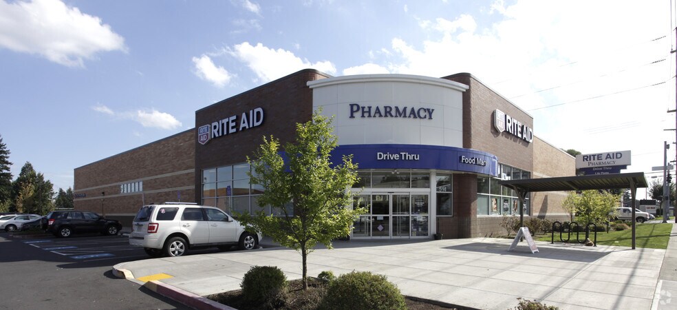 Primary Photo Of 514 NE 181st Ave, Portland Freestanding For Sale