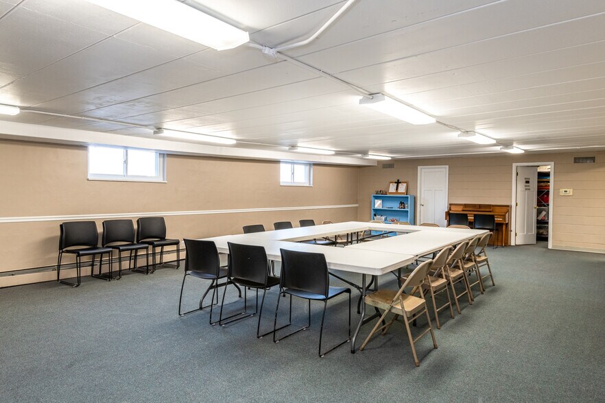 More Photos Of 4445 Wilmington Pike, Dayton Religious Facility For Sale