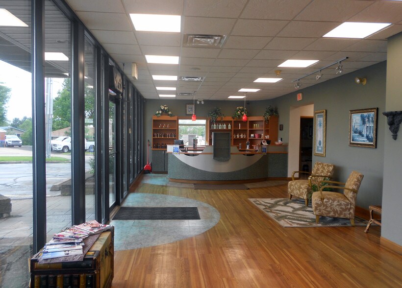 More Photos Of 2178 W 38th St, Erie Storefront Retail Office For Lease