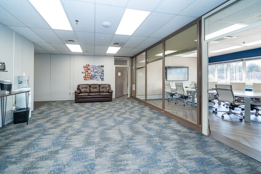 More Photos Of 663 E Crescent Ave, Ramsey Office For Lease